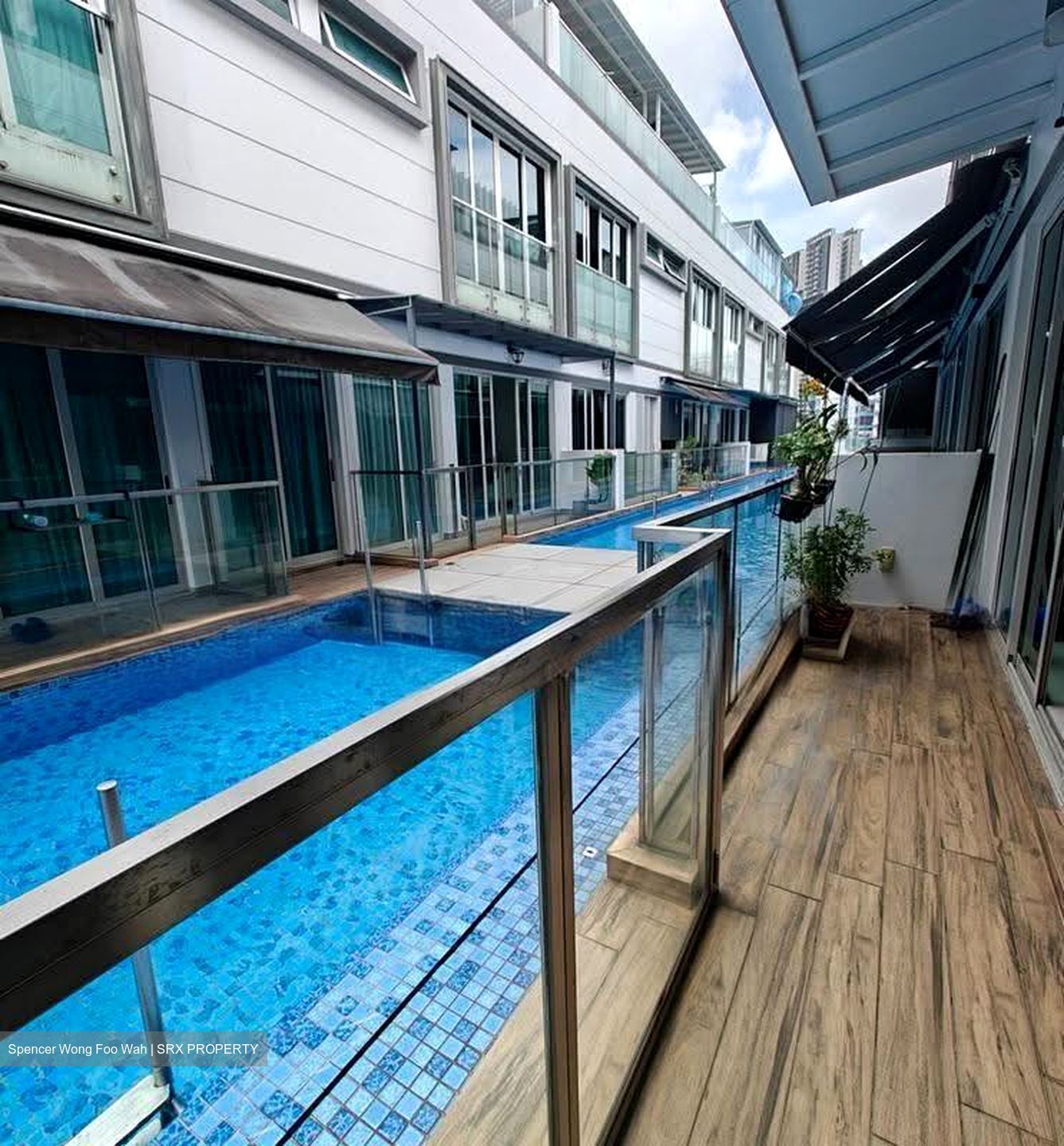 West Coast Drive (D5), Terrace #610309901
